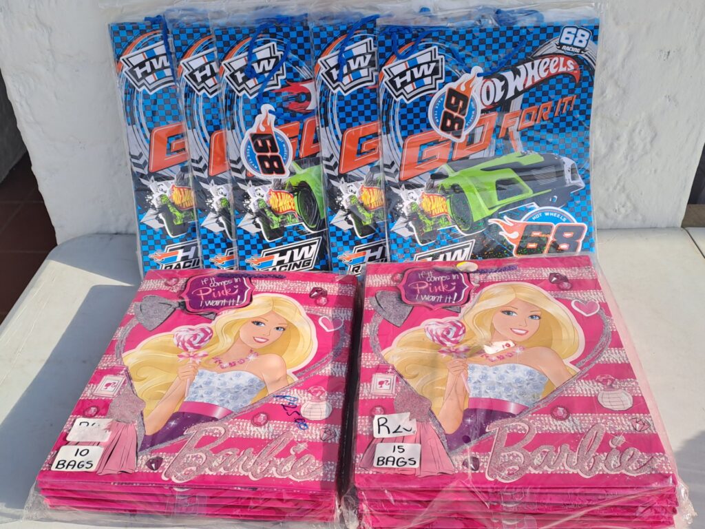 Lot of 31 Themed Party Gift Bags — New, Sealed Hot Wheels (Blue) & Barbie-style (Pink) Assortment