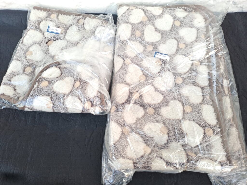 Sealed shaggy bath + toilet mat set — neutral grey & cream patterned (2pc)