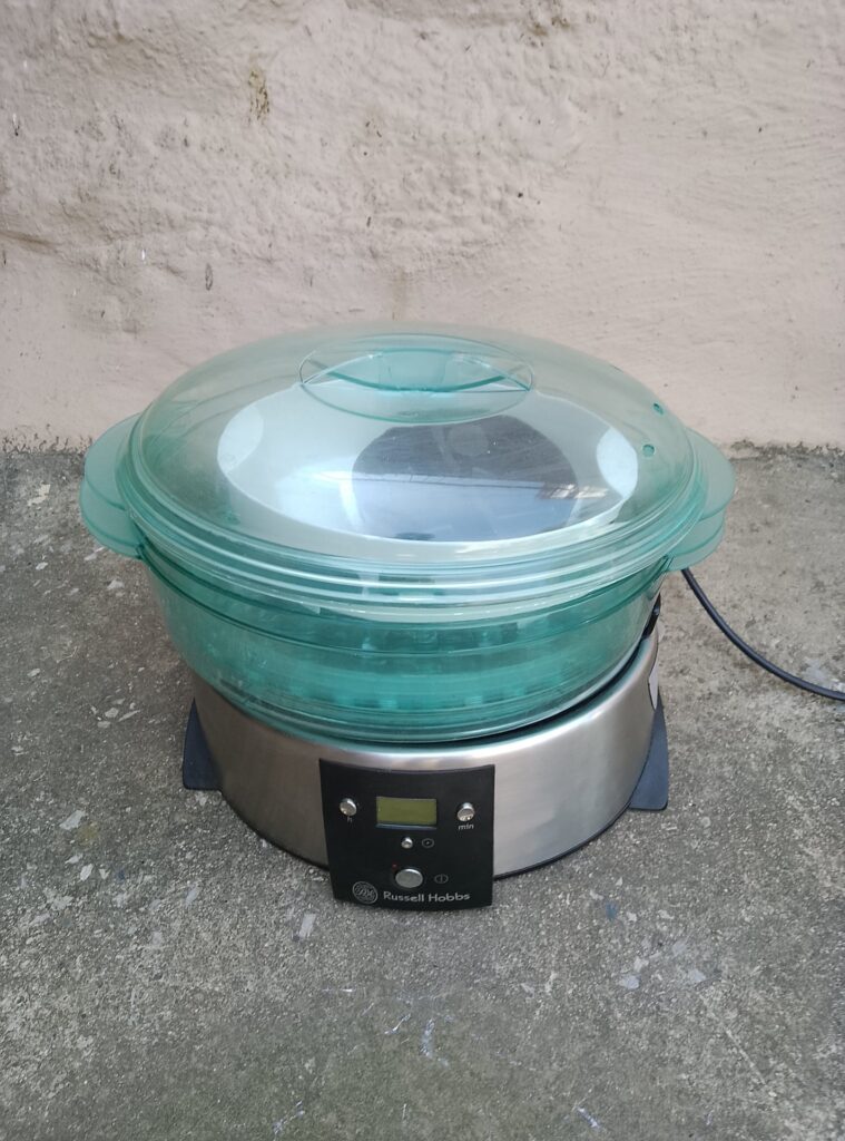 Russell Hobbs Electric Food Steamer – stainless base, stacked trays & lid (worked last time, needs cleaning)