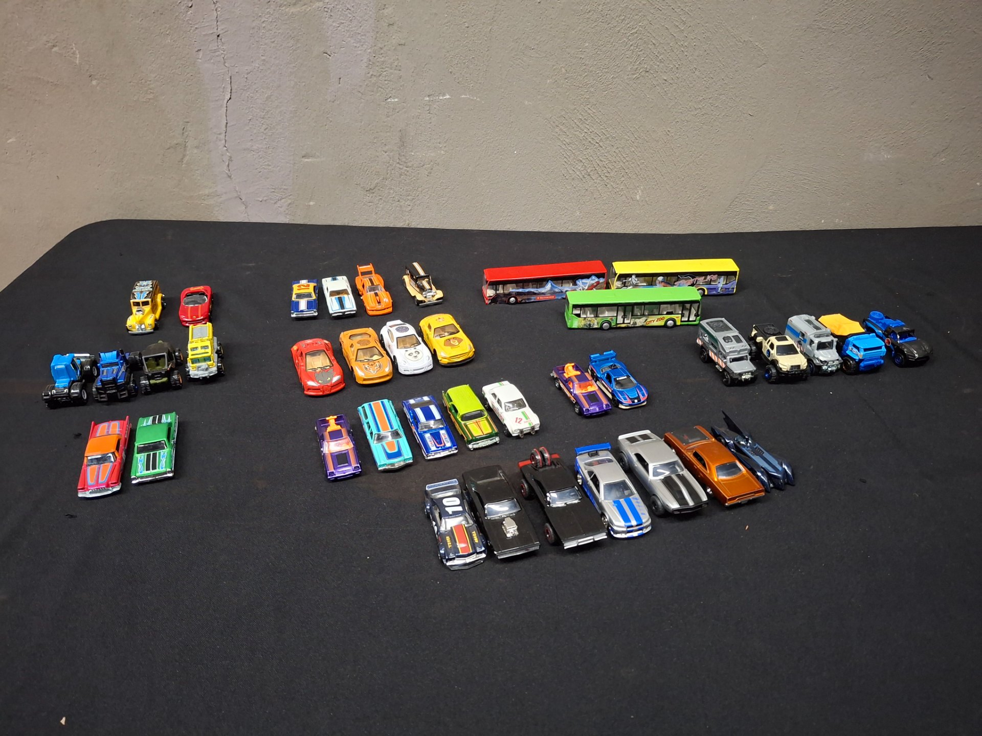 Lot of 36 Mixed Die‑Cast Toy Cars, Trucks & Buses — Matchbox / Hot Wheels style, used
