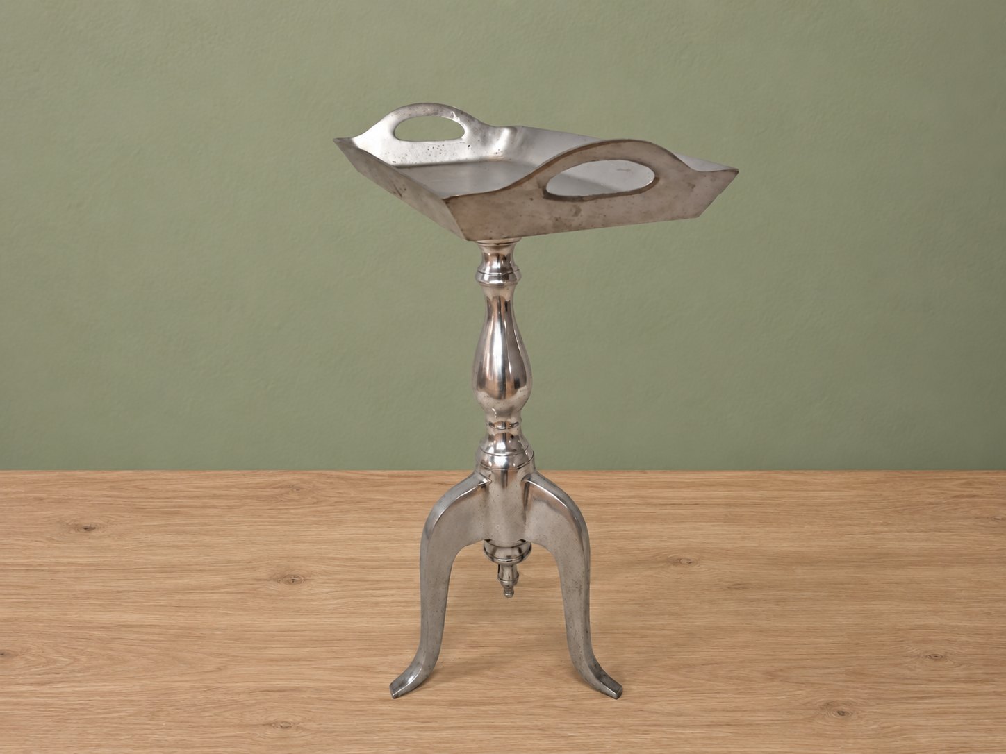 Vintage-style Metal Pedestal Serving Tray / Tazza on Three‑Leg Tripod