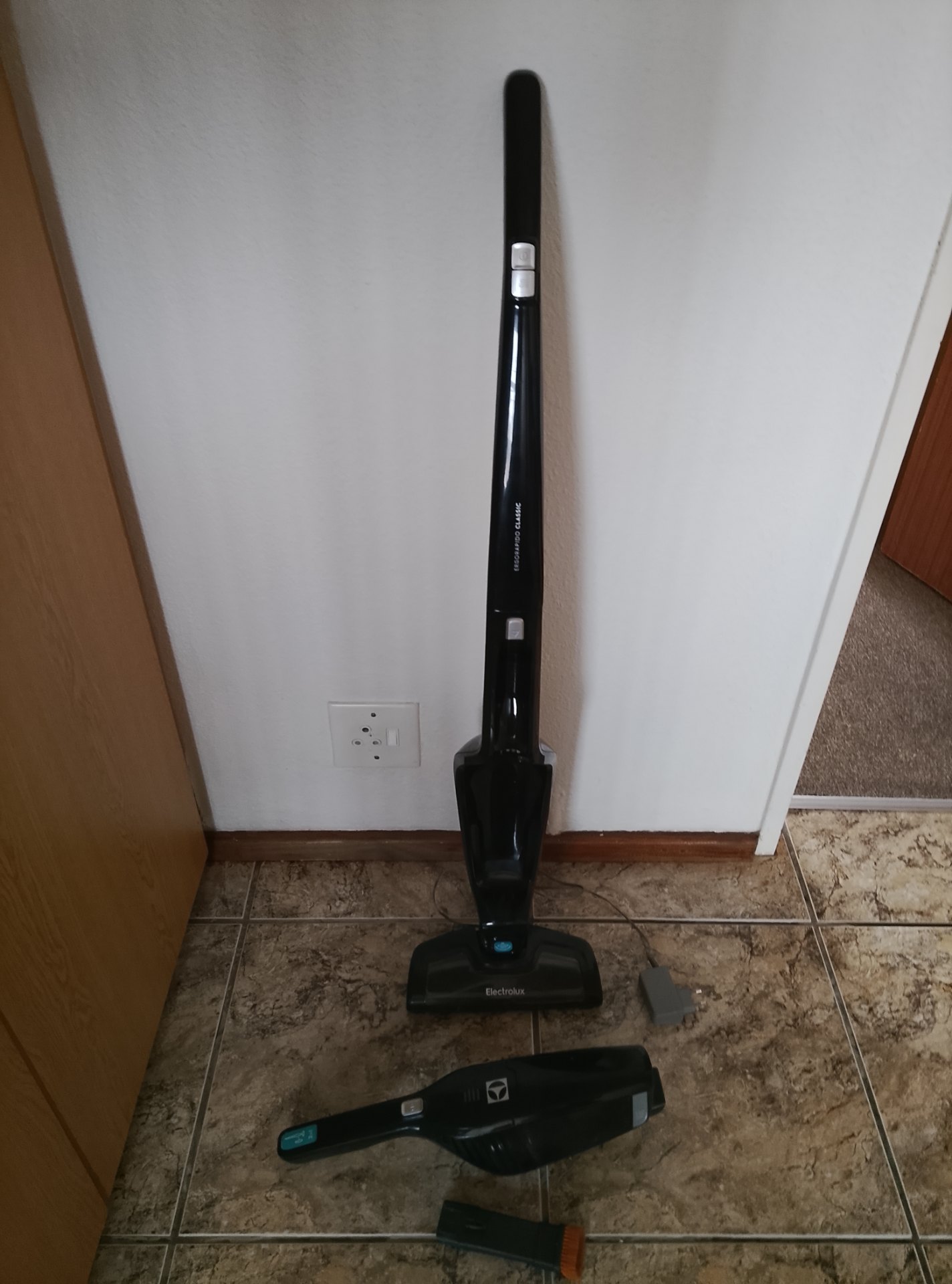 Electrolux cordless stick vacuum with detachable handheld, motorised floorhead, charger & crevice brush