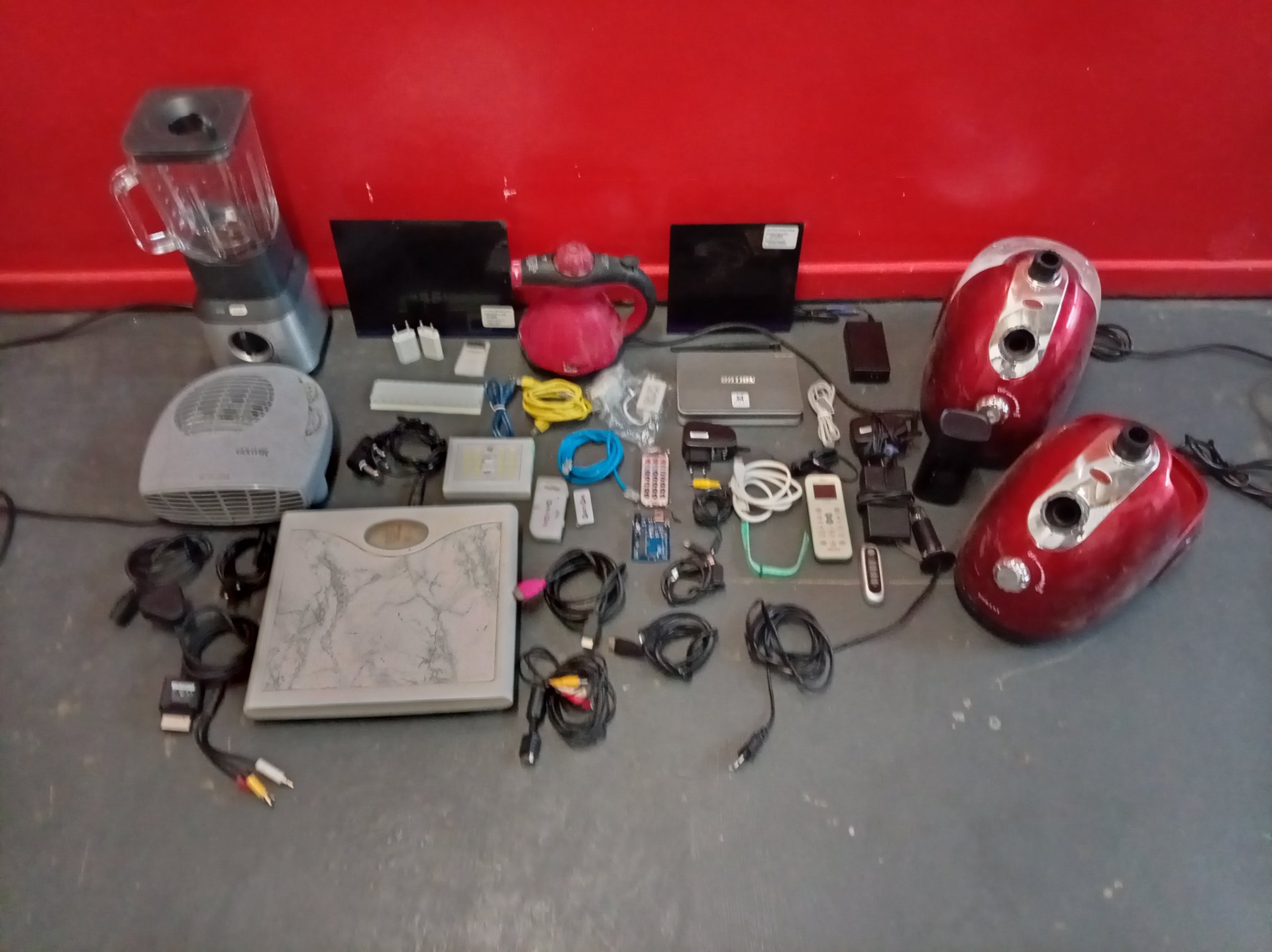 Mixed small electricals & accessories – Breville blender, Goldair heater, Billion modem, 2 red steam-cleaners (parts) + cables — FOR SPARES/REPAIR