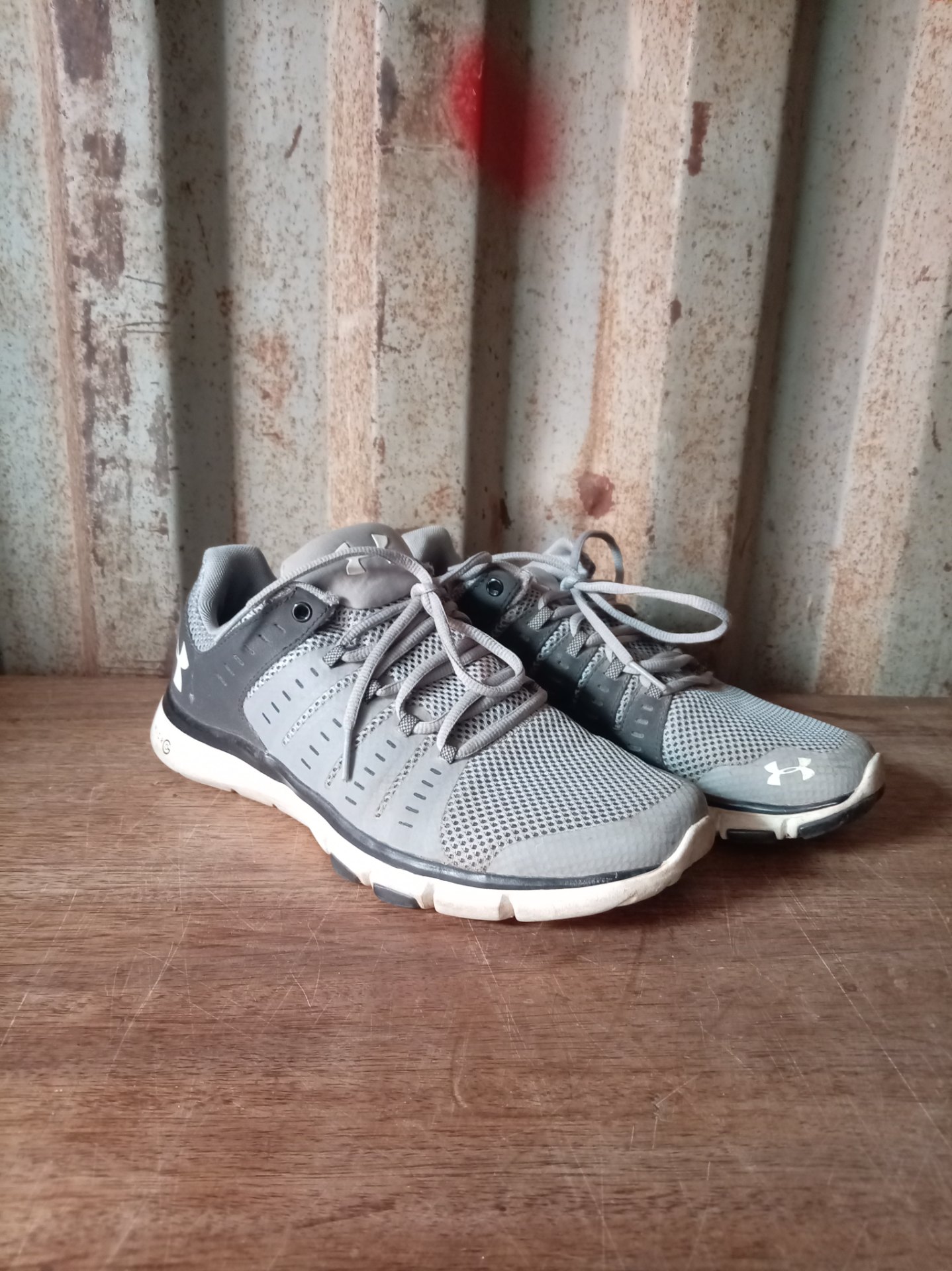 Under Armour men’s grey trainers, USA 9 (UK 8 / EUR 42.5) — used matched pair