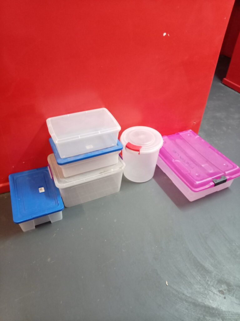 Mixed lot of plastic storage containers & tubs with lids — assorted sizes