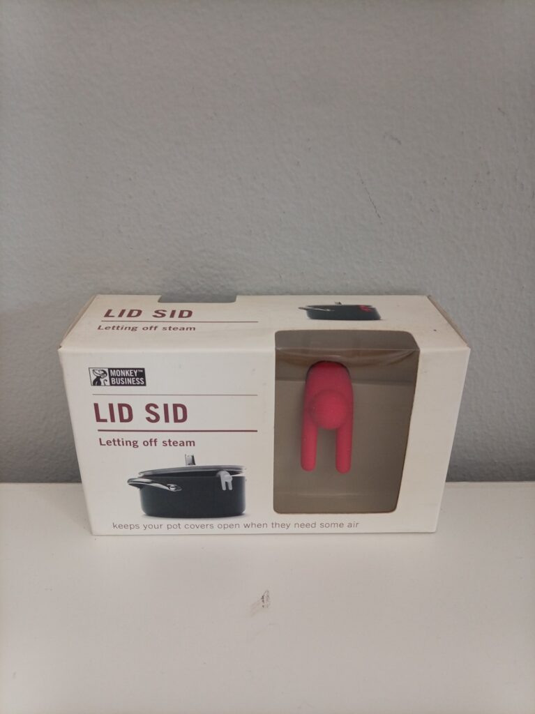 Monkey Business LID SID MB429 — Red Lid vent/prop (Brand new, boxed — shelf-worn packaging)