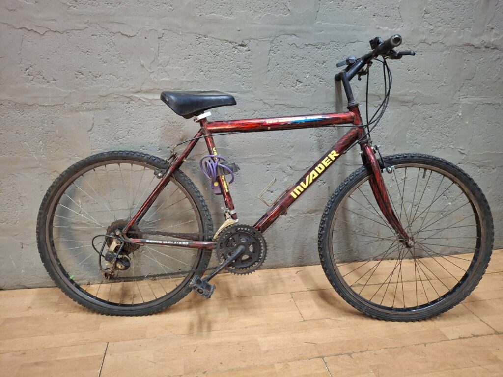 Invader 27″ Mountain Bike — Shimano SIS shifters, brakes tested, tyres flat, rusty used frame