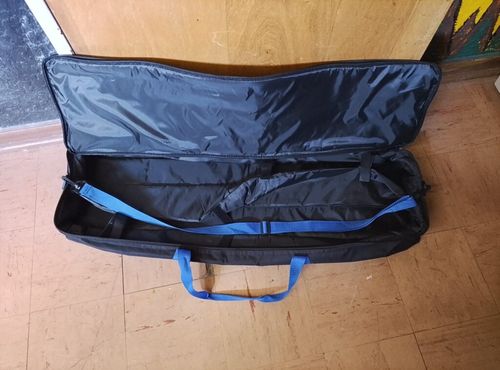 Samson SP50 labelled soft speaker / carry bag with shoulder strap — used, zip working