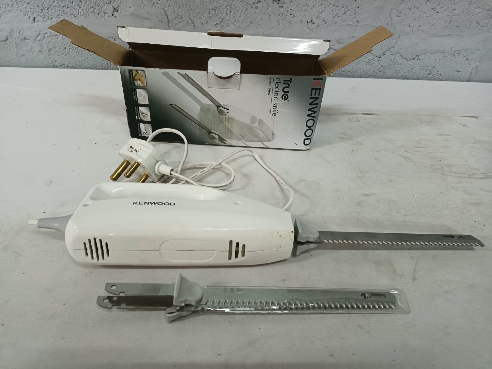Kenwood Electric Carving Knife with Spare Blade and Box — Tested Working