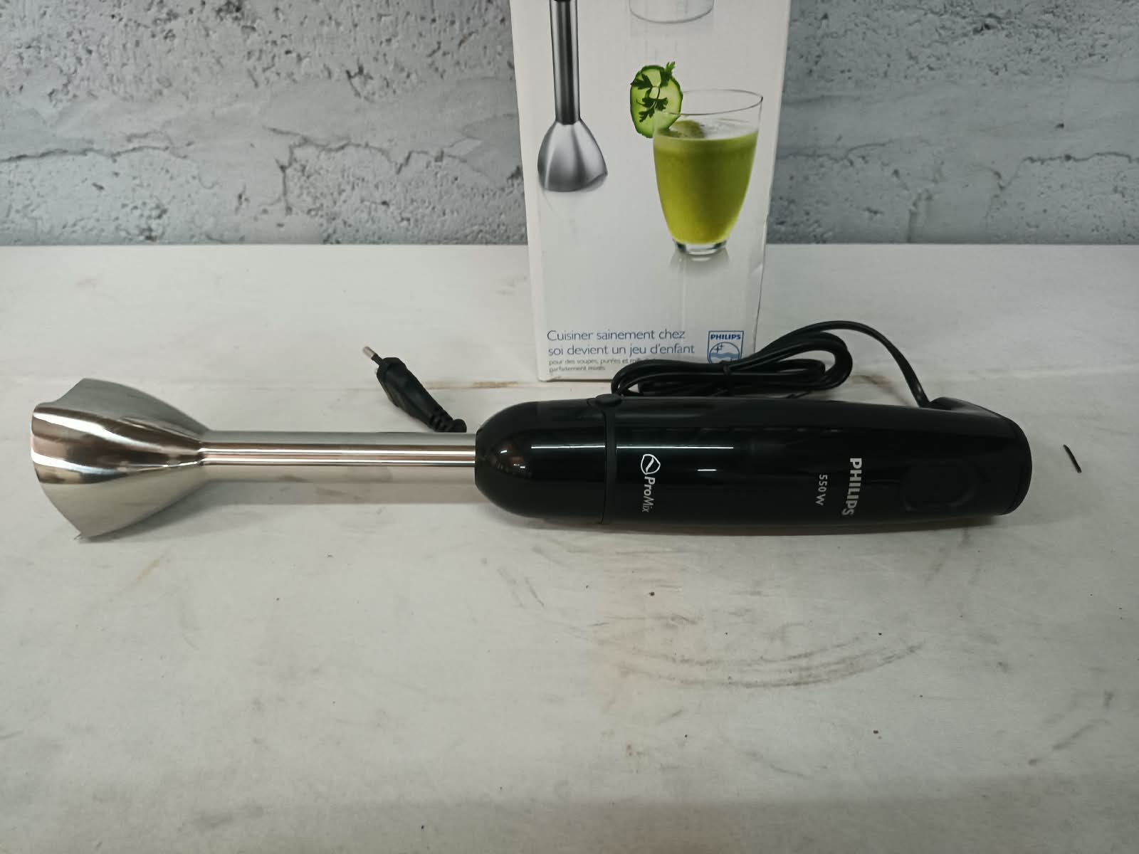 Philips Daily Collection ProMix 550W Hand / Immersion Blender with Beaker & Box — tested working, steel shaft, visible dent in blending bell
