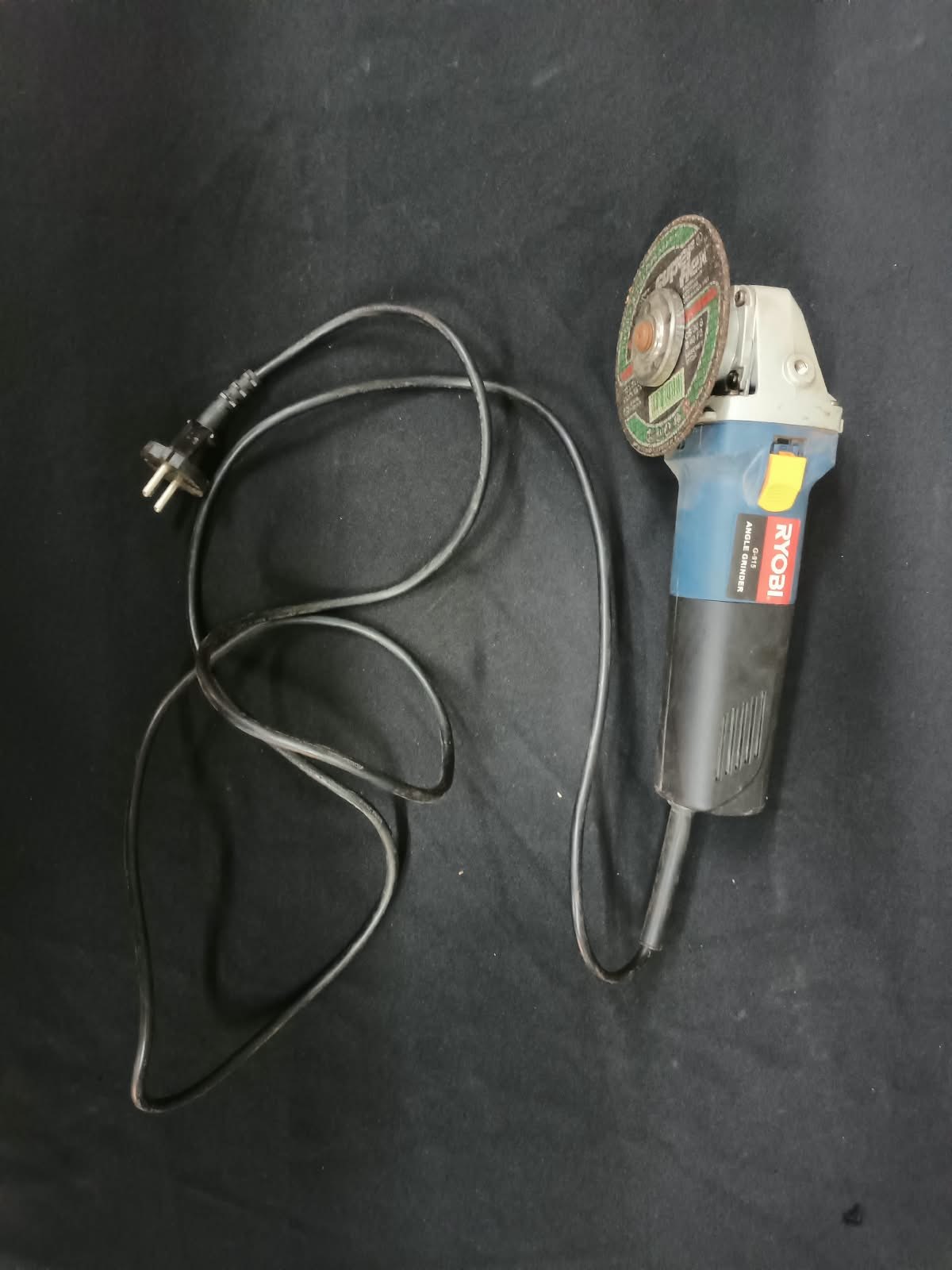 Ryobi G-915 115mm Angle Grinder 230V 900W — tested, used (no side handle)