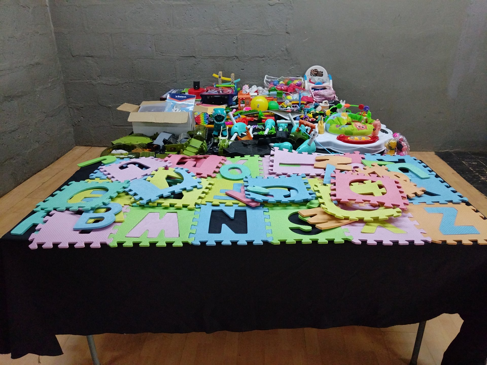 Bulk mixed lot of children’s toys + foam alphabet play mat — used parts & spares