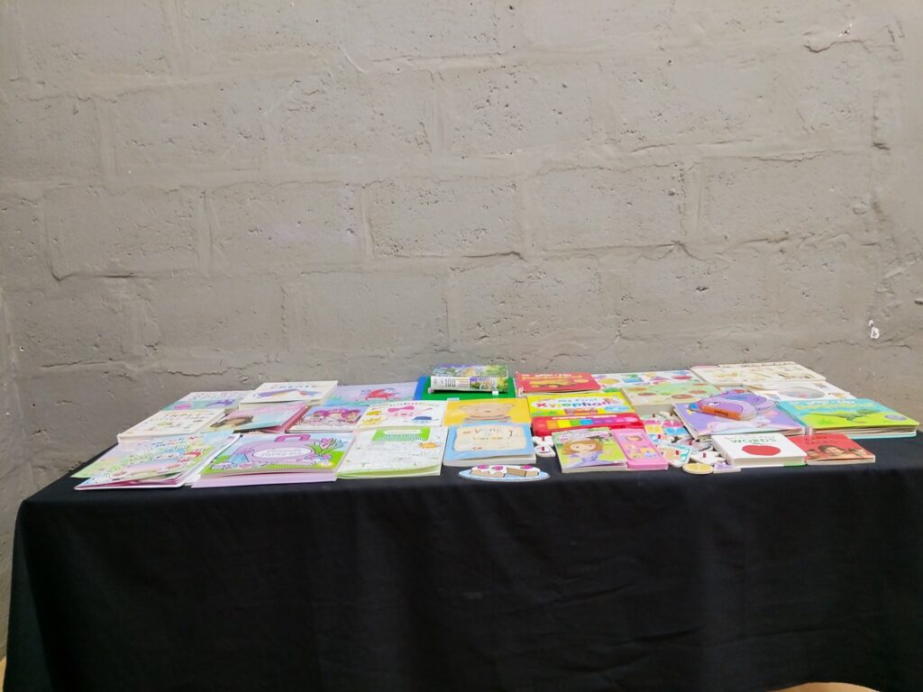 Mixed lot 27 children’s board & activity books, puzzles and interactive toys — used, some marks, battery items not working