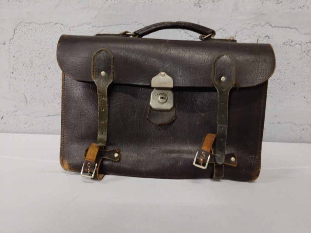 Vintage dark-brown genuine leather accordion satchel / briefcase — worn, lock not working