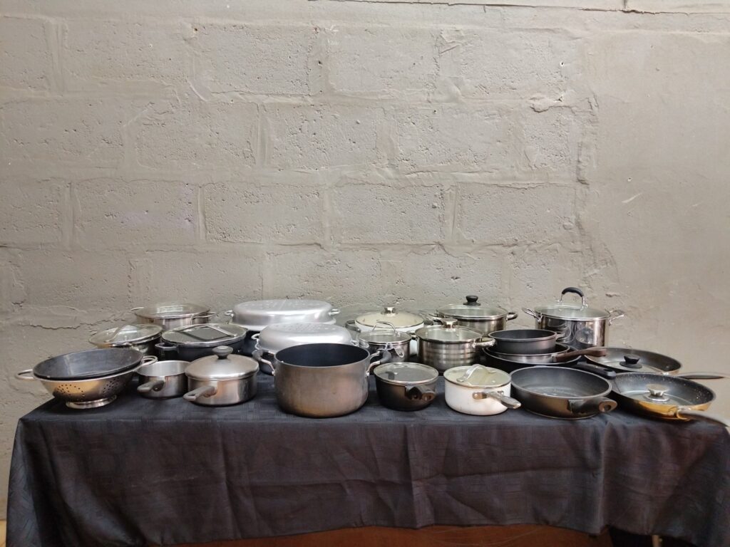 Bulk Lot: Assorted Cookware — 21 Used Pots, Pans, Lids (Mixed Stainless, Aluminium, Non‑stick)