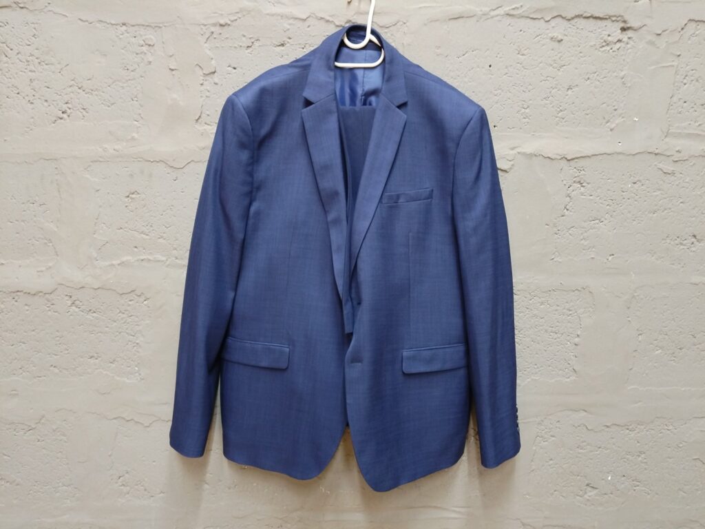 Woolworths Signature Slim Fit Men’s Blue Three‑Piece Suit – Jacket 48R, Waistcoat 127/50, Trousers 38W (79cm inseam)
