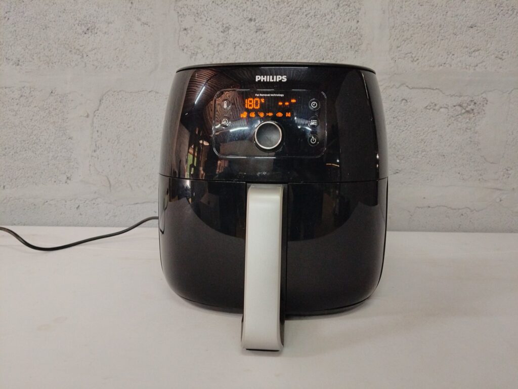 Philips Digital Air Fryer — Powers On, Basket & Mesh Tray Included, Used Cosmetic Wear