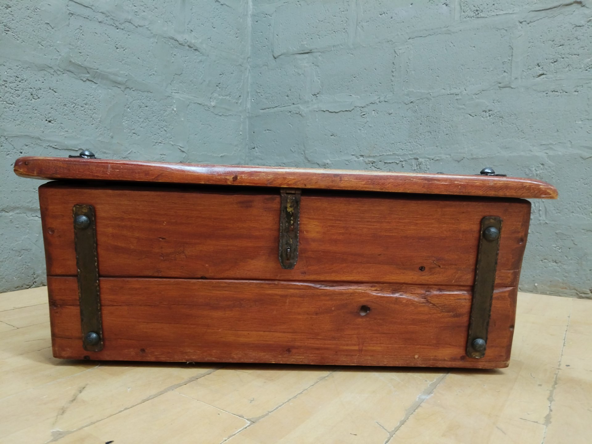 Small Wooden Storage Chest / Trunk with Metal Straps & Handles – 100 × 53 × 43 cm – Used