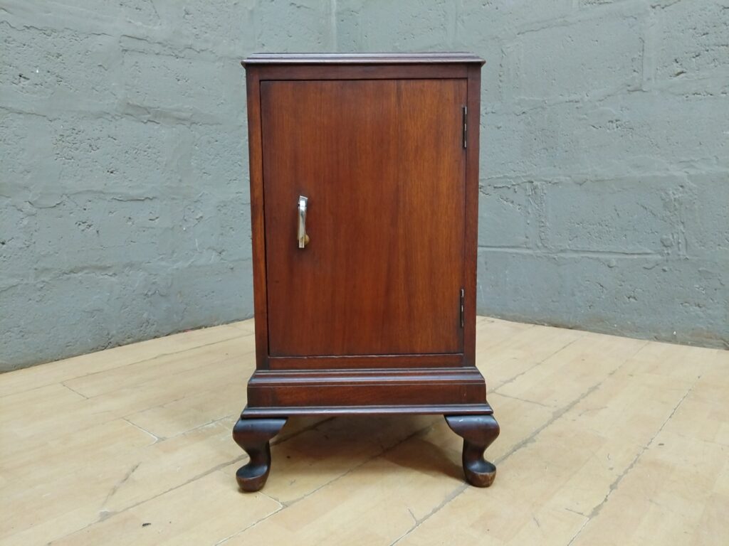 Compact Vintage Wooden Bedside Cabinet — Single Door, Internal Shelf, Cabriole Feet