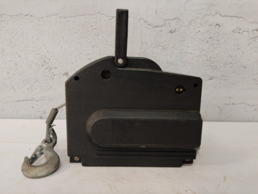 Manual Cable Winch / Hand Hoist with 1 TON Stamped Safety Hook