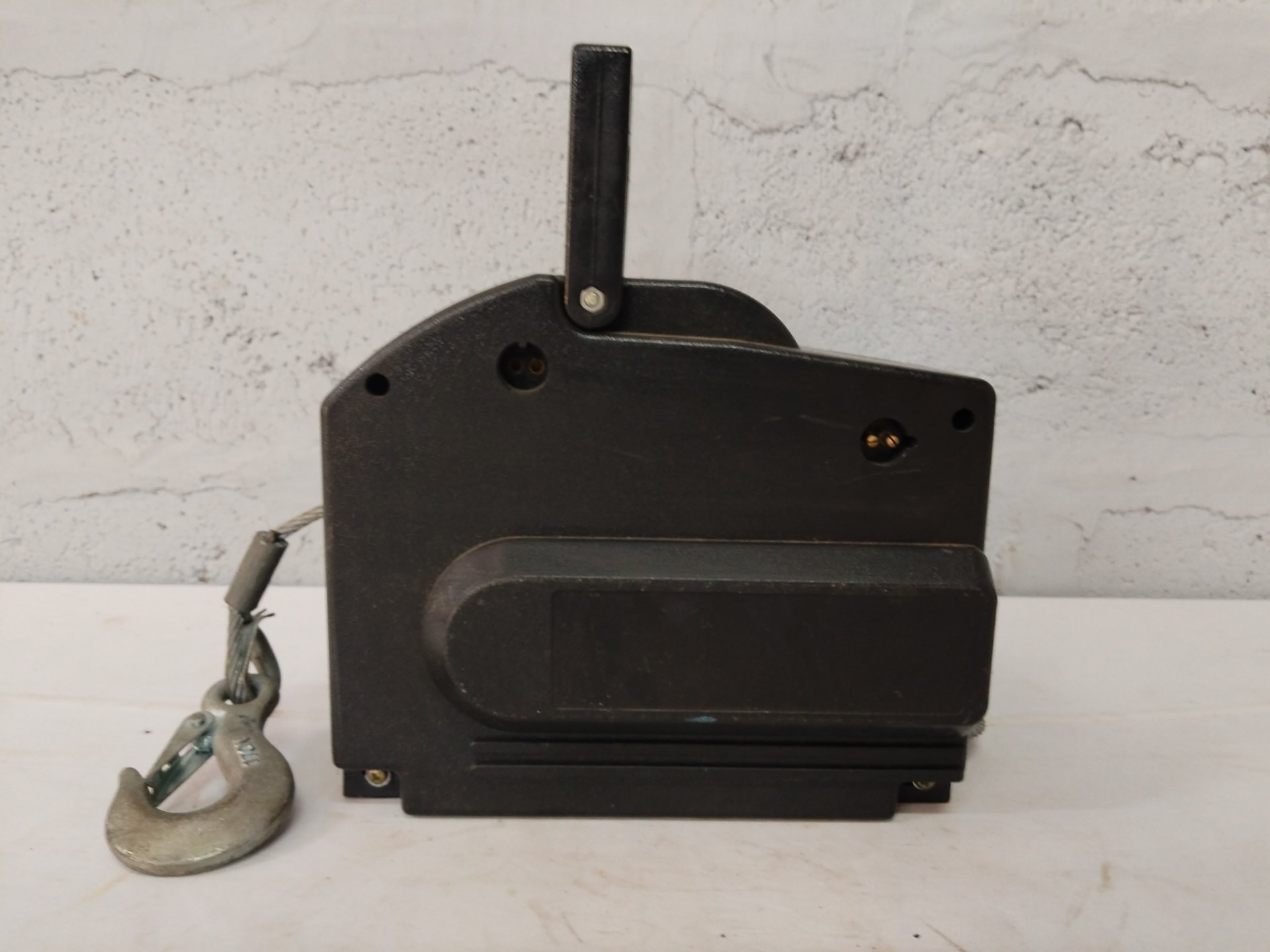 Manual Cable Winch / Hand Hoist with 1 TON Stamped Safety Hook