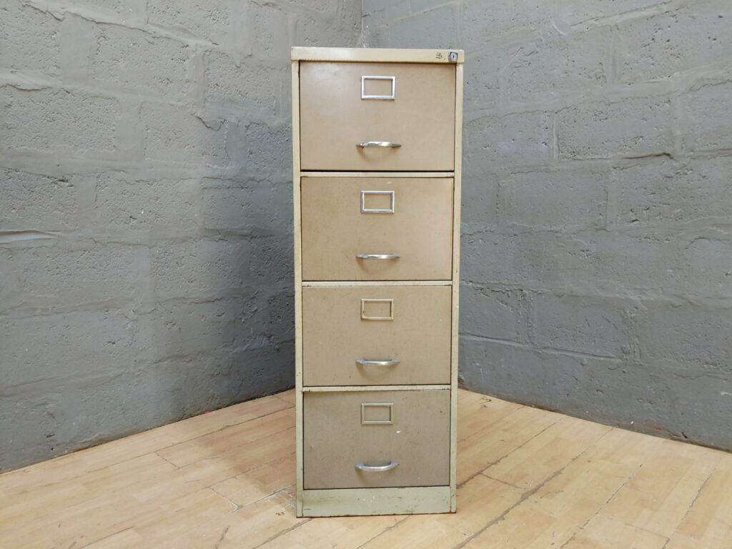 5-drawer Metal Filing Cabinet — Drawers Smooth, Top Rust, Lock Not Working
