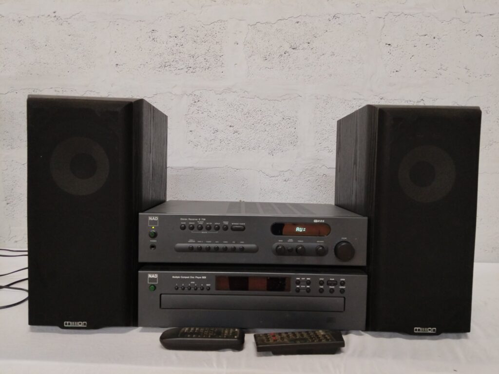 NAD C730 receiver + NAD 523 CD player with Mission 701 bookshelf speakers — tested & working