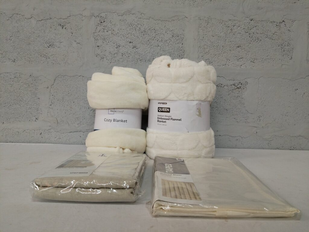 Lot: 2 Blankets + 2 PEP HOME Curtain Panels — Sealed, Brand-labelled (200×200, 220×200, 140×218, 150×218 cm)