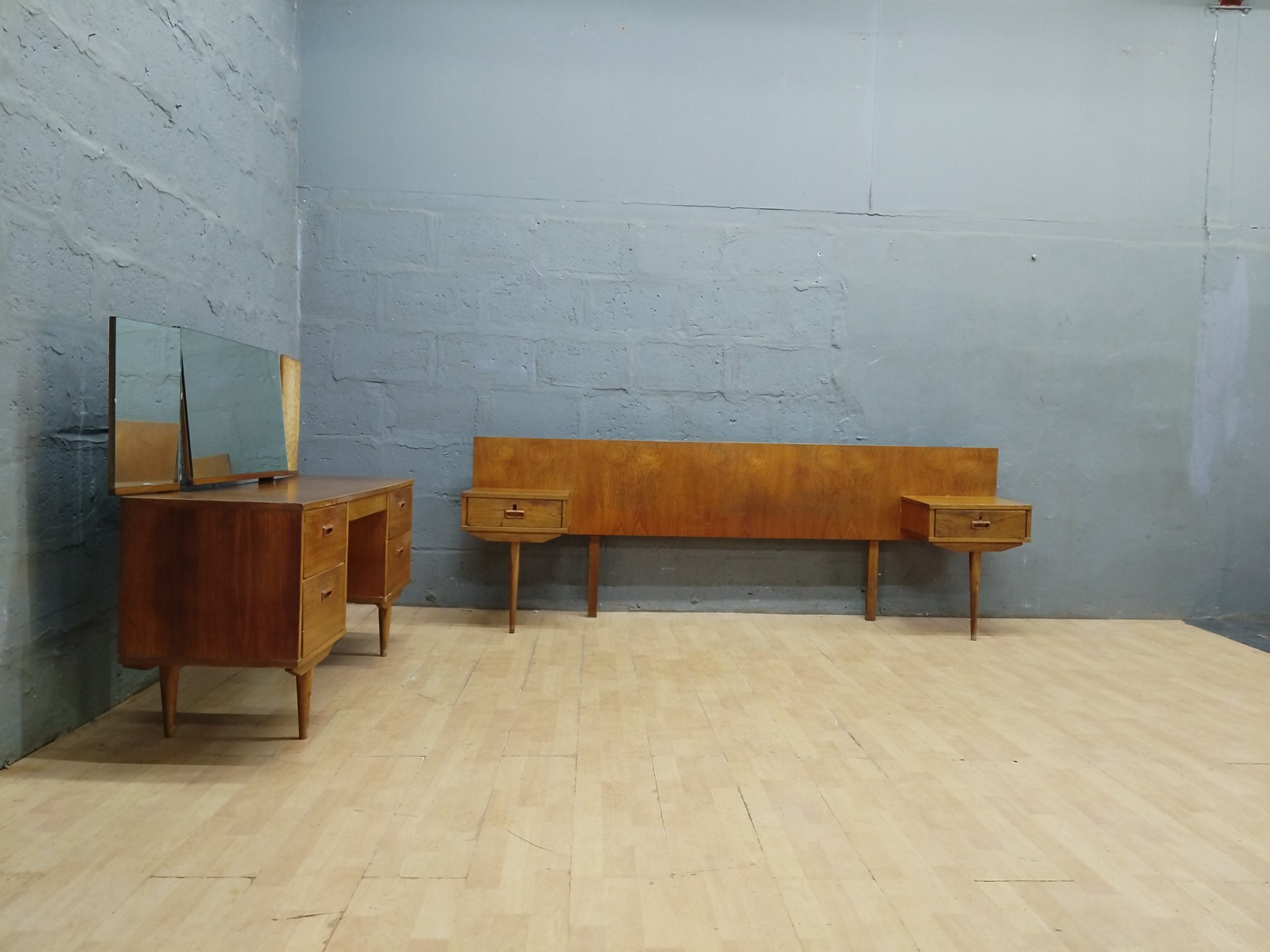Mid-century style bedroom set — dressing table with three-panel mirror, headboard and two floating bedside boxes