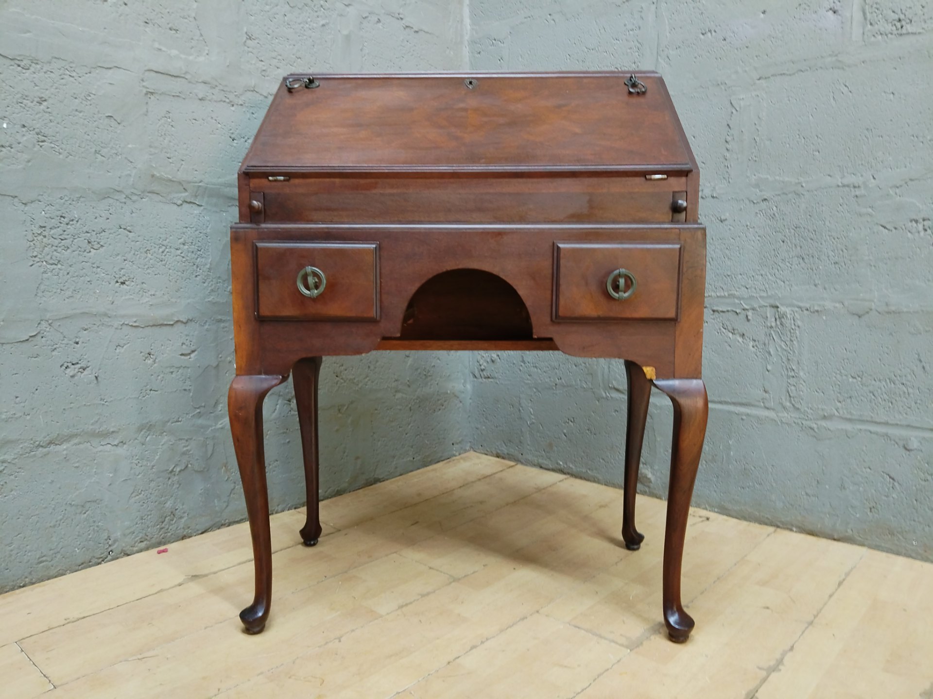 Compact vintage drop-front writing bureau / lady’s desk — mahogany-tone veneer, cabriole legs