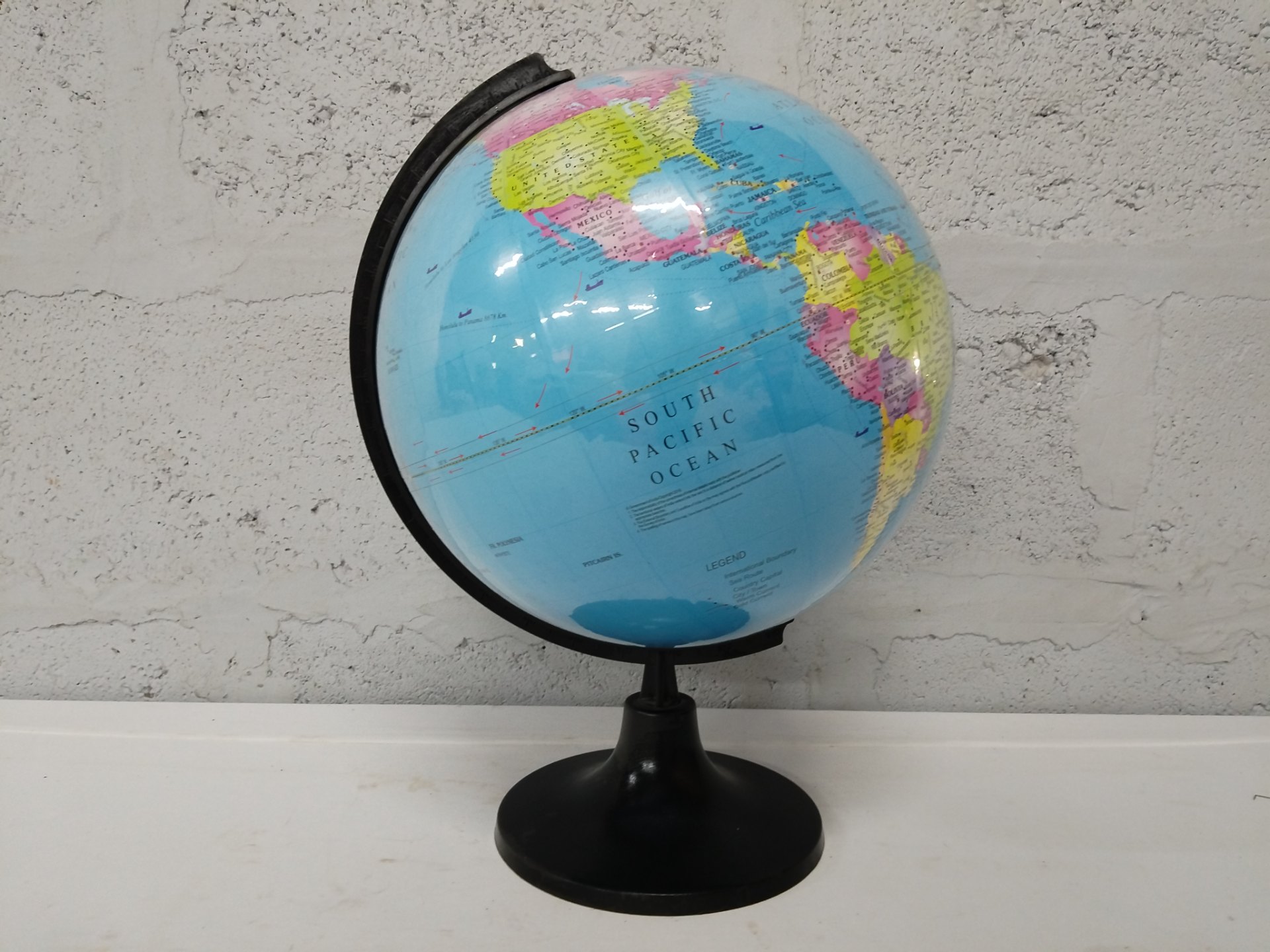 23 cm Desktop World Globe on Black Plastic Meridian & Base — rotates, glossy map, minor wear
