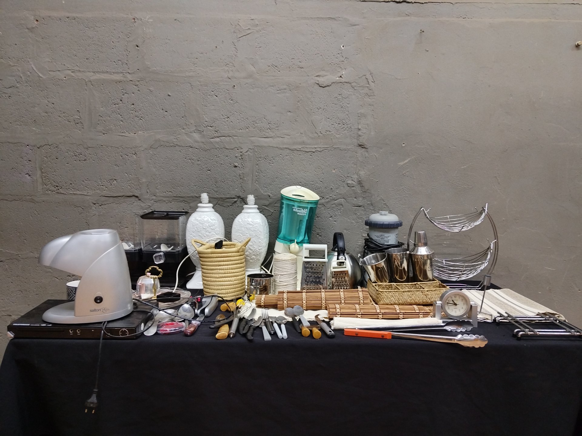 Mixed kitchenware lot — 38-piece set with small appliances (Salton, slushie maker) — used / electrical items not working
