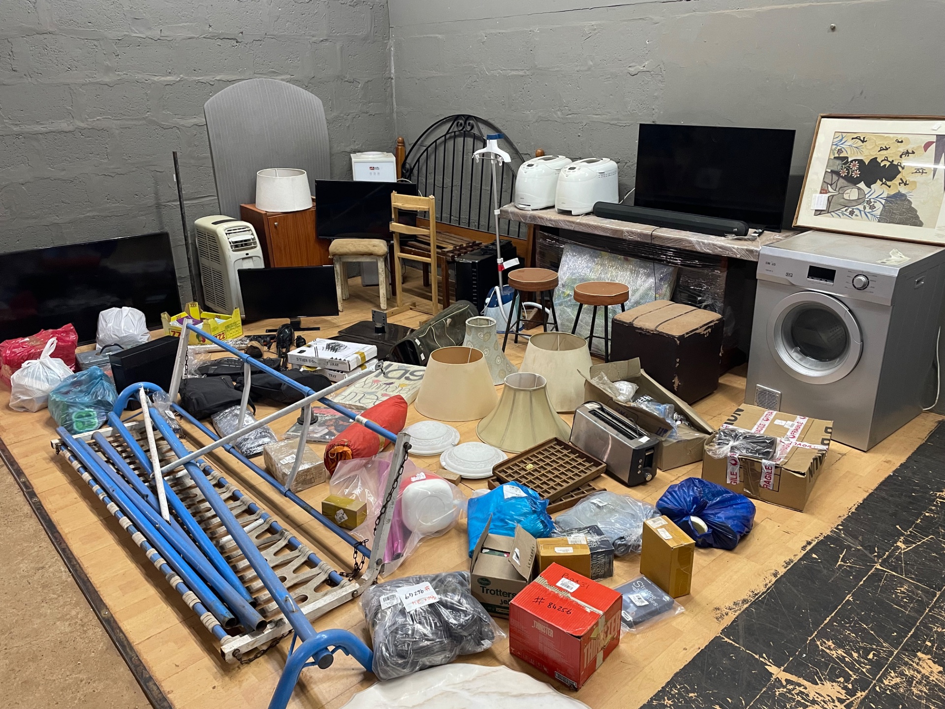 Disposal LOT – Mixed household clearance: TVs, Polk soundbar, washing machine, portable AC, kitchen appliances, lamps & furniture (sold as-is)