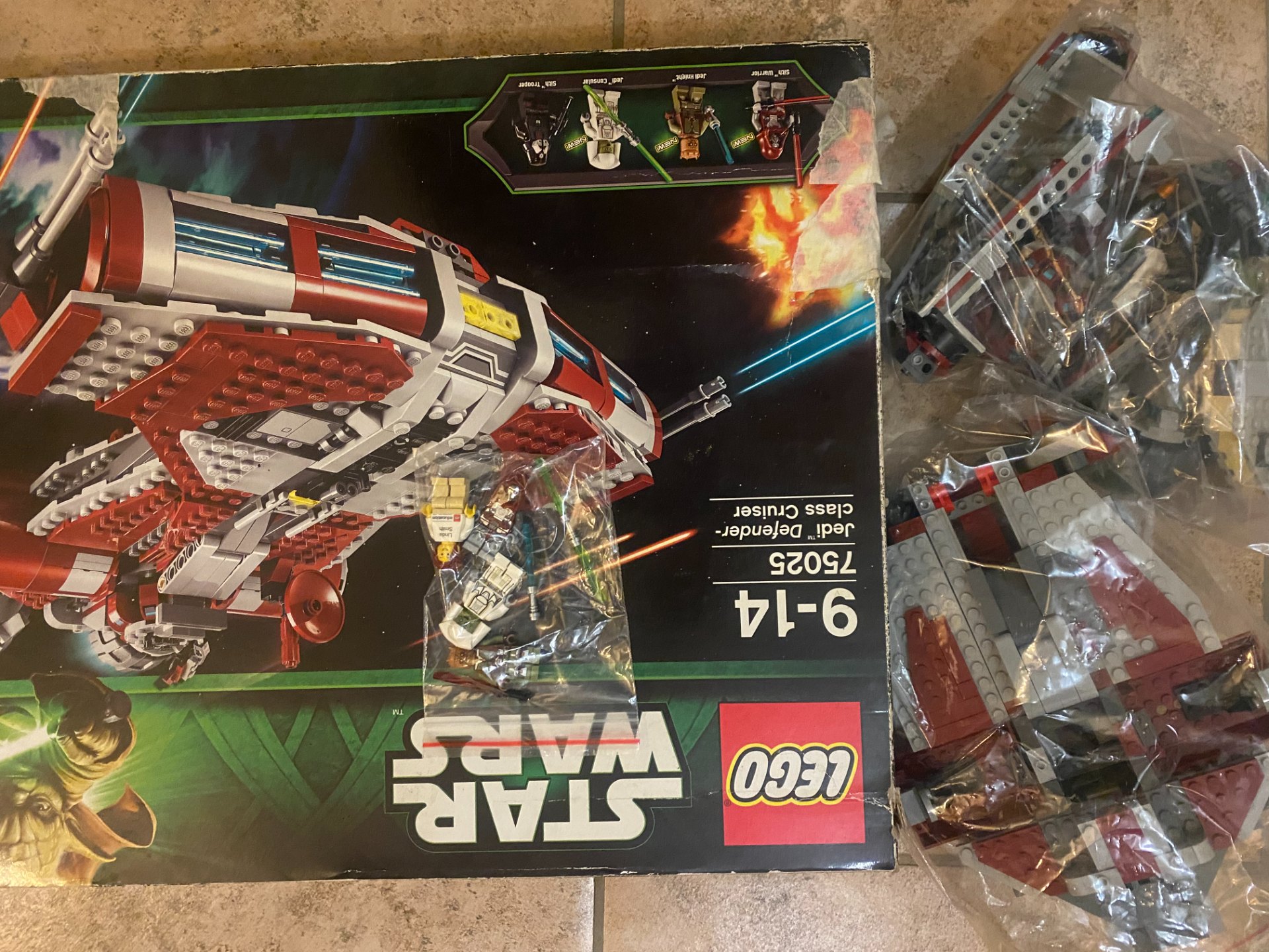LEGO Star Wars 75025 Jedi Defender-class Cruiser — Boxed with Bagged Parts & Minifigs (NOT COMPLETE)