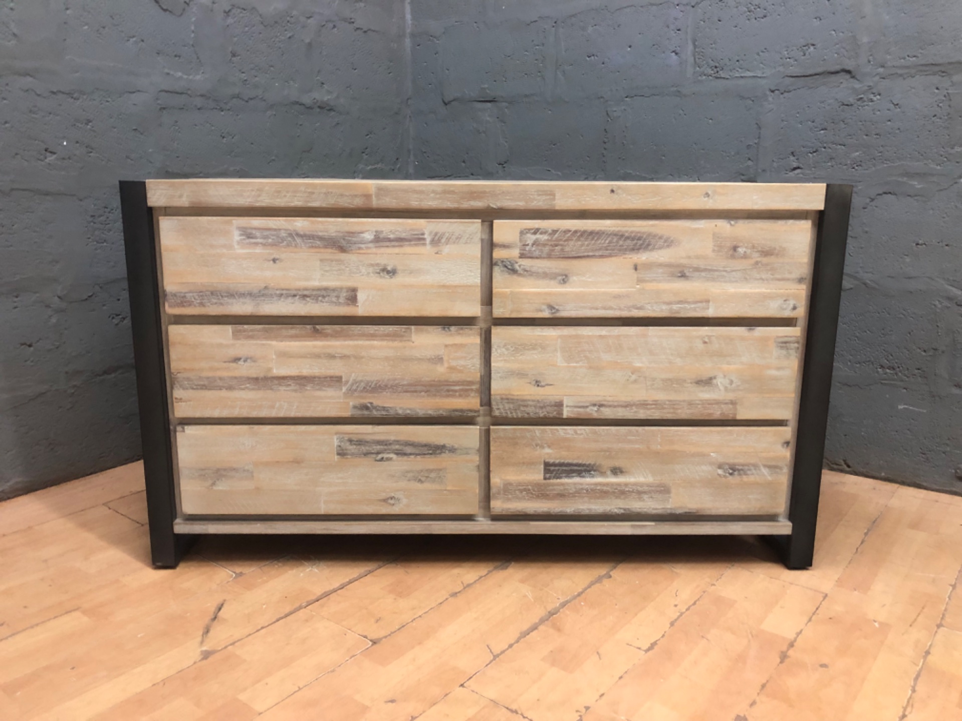 6-Drawer Industrial-Style Chest / Dresser – Distressed Wood Top, Metal Frame