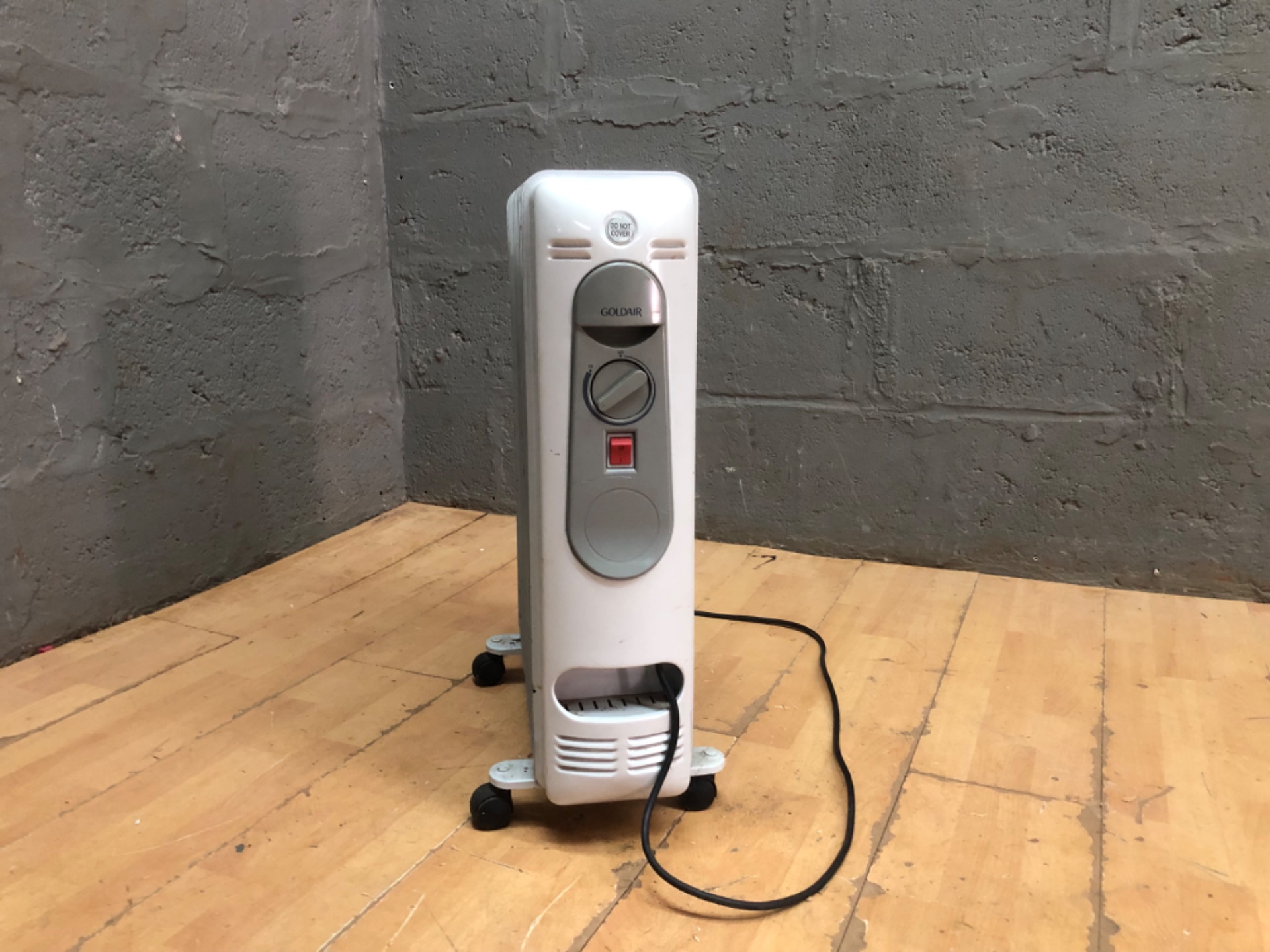 Goldair Oil-Filled Radiator Heater – Mod. KW2009 2000W (Working)