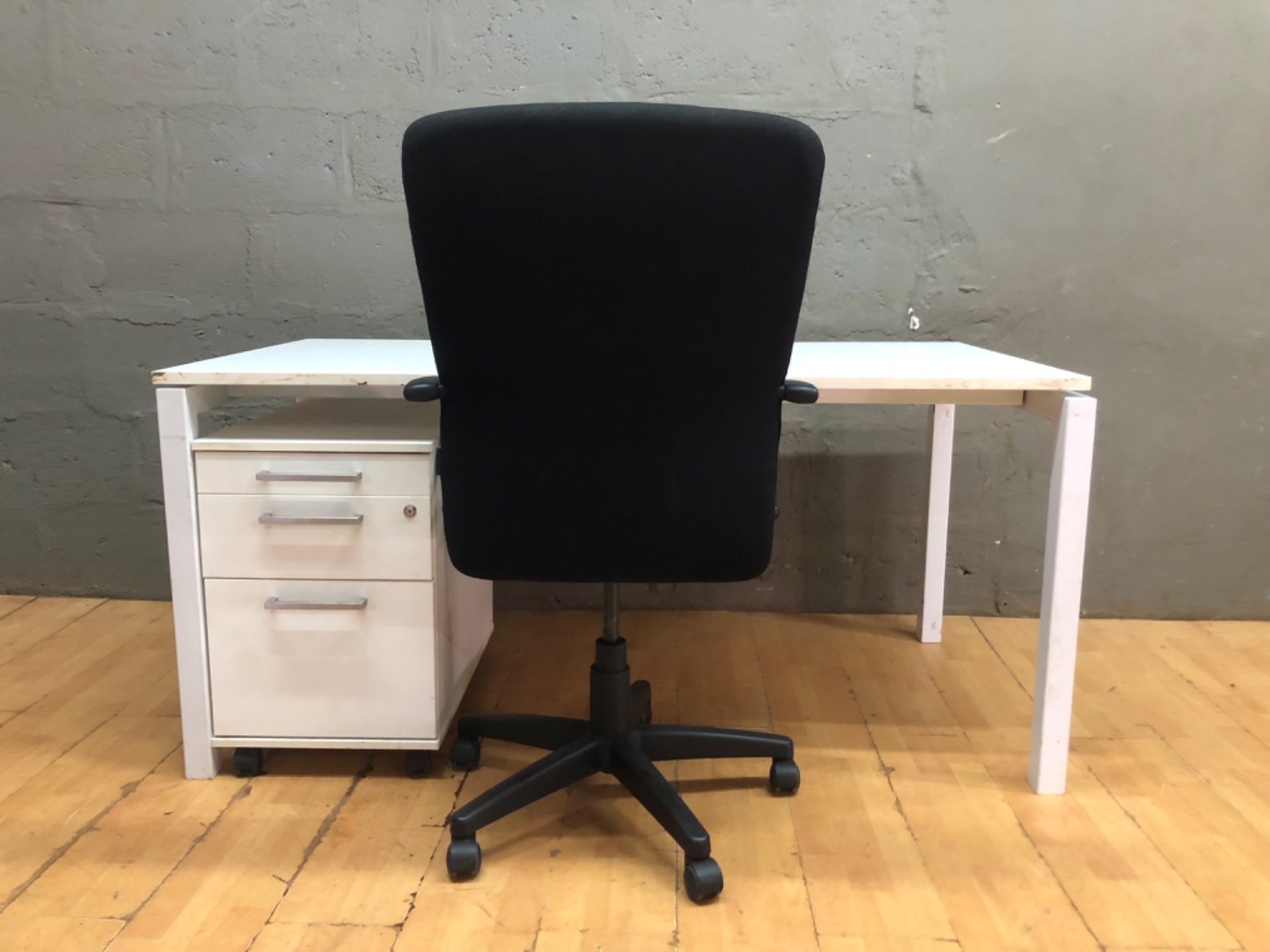 White Office Desk (80 x 160 x 70 cm) + 3-Drawer Pedestal (Lock & Key) and Black Swivel Chair