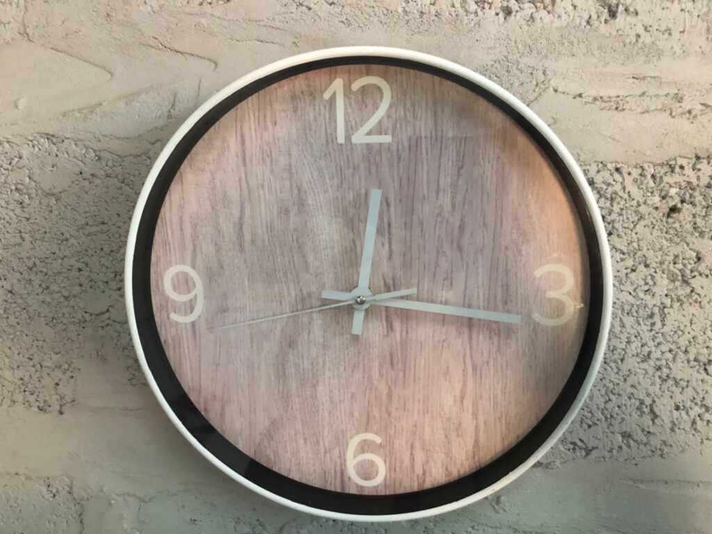 Round Wall Clock — Wood-effect Face, 30 cm, Working (Battery Not Included)