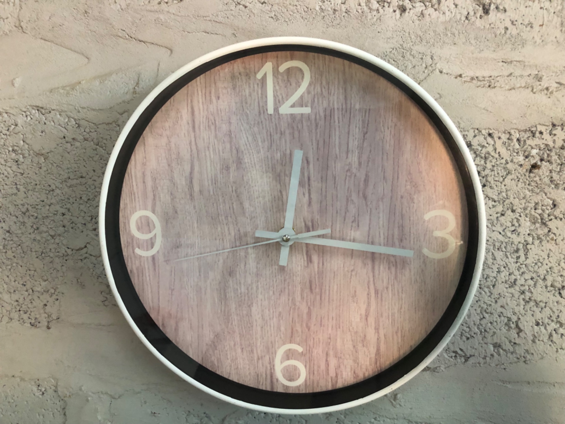 Round Wall Clock — Wood-effect Face, 30 cm, Working (Battery Not Included)