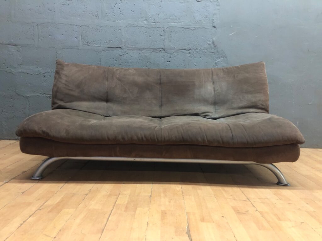 2–3 Seater Microfibre Futon Sofa — Tubular Metal Frame, Converts to Bed (101 × 188 × 88 cm)