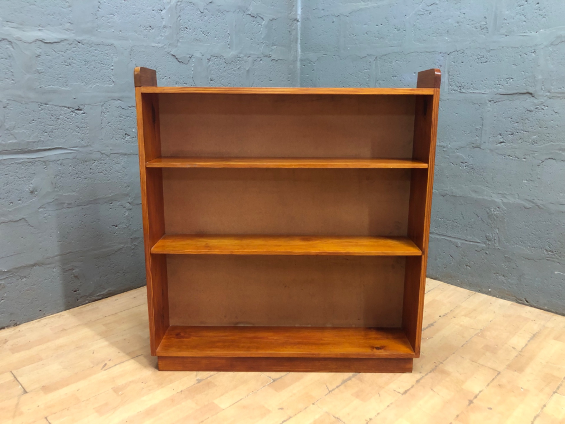Compact solid wooden 3-shelf bookcase – stable, fixed shelves, used with surface wear