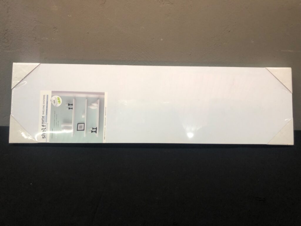 Shelfmate floating wall shelf — 90 x 26 x 4 cm (factory-sealed) with mounting bracket & hardware
