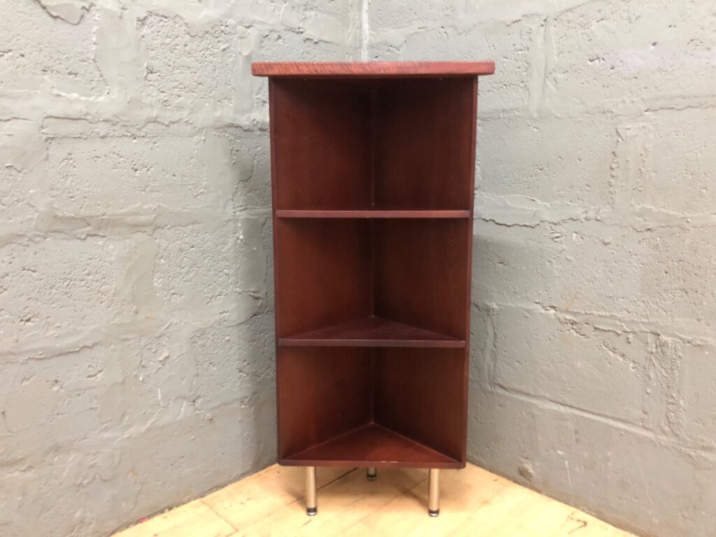 Solid wood freestanding corner shelving unit on metal legs — 117 x 40 x 56 cm