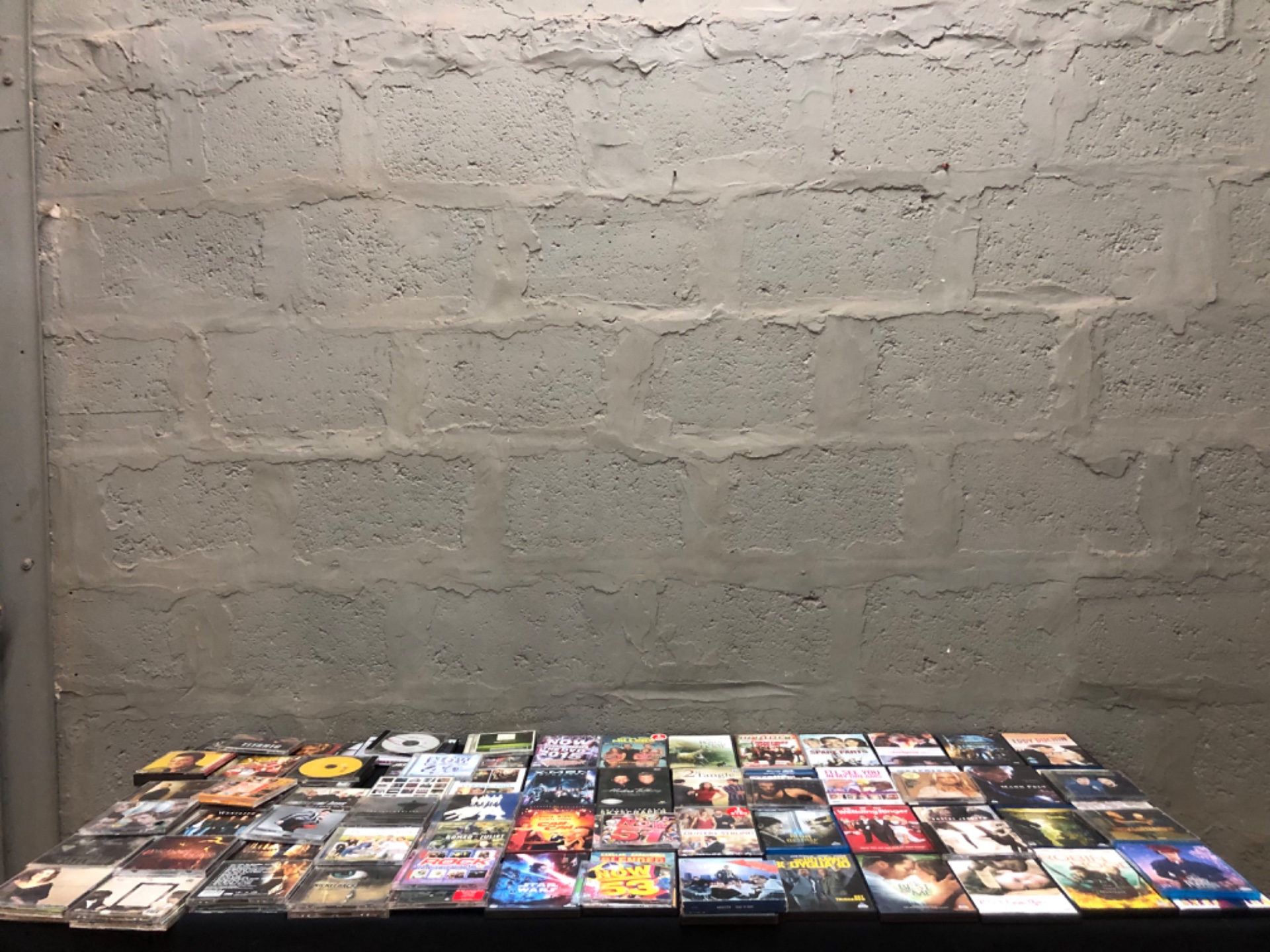 Bulk Assorted DVDs, Blu‑ray & Audio CD Lot — Mixed Commercial Titles (warehouse-tested, used cases)