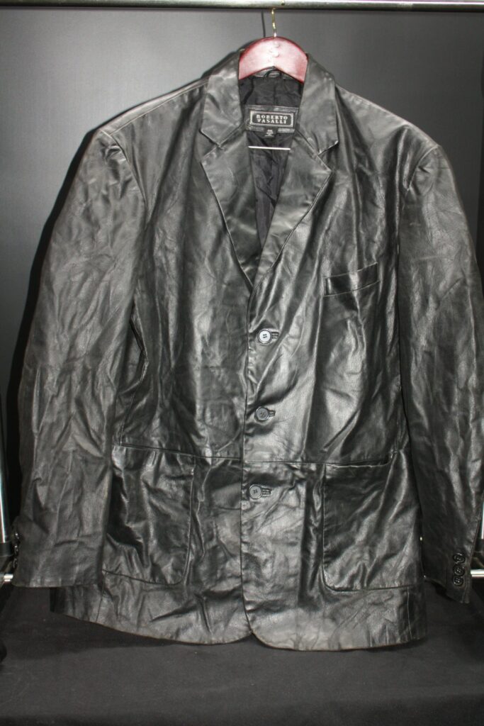Roberto Vasalli men’s black leather blazer / jacket — Size 44L, heavy wear