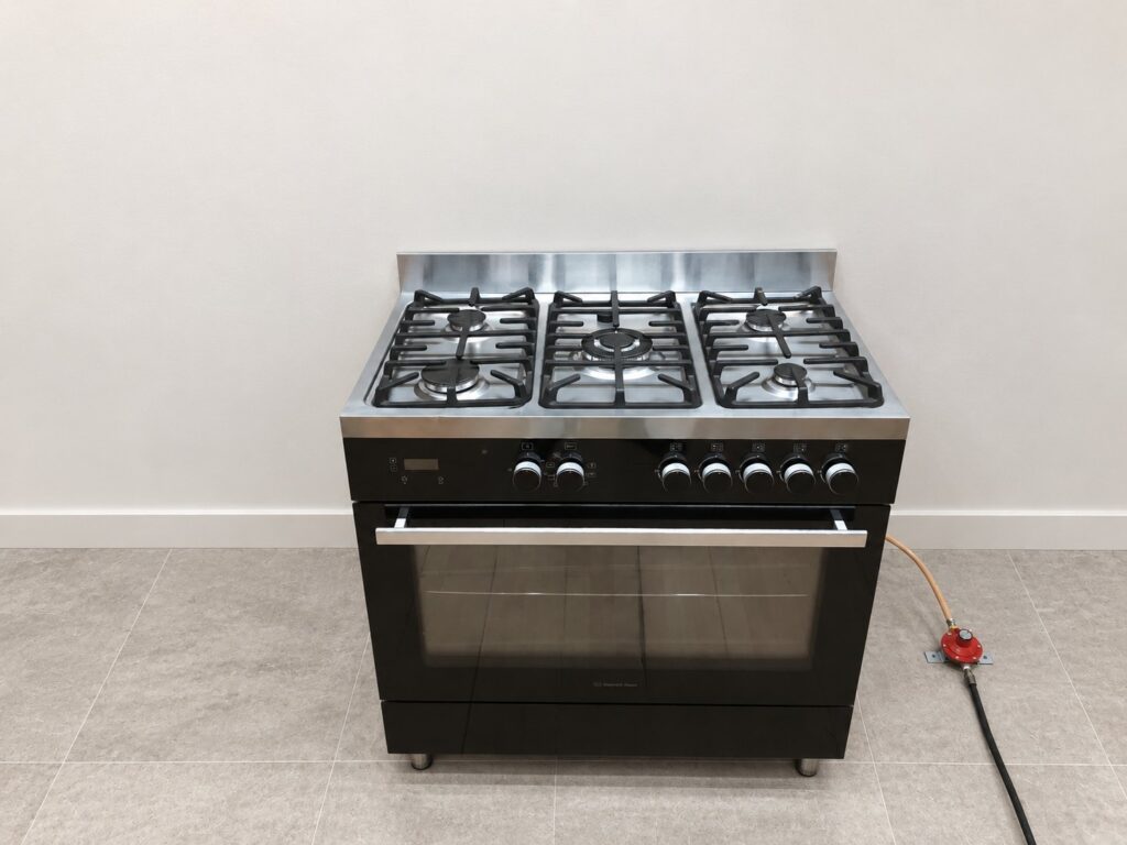 Bennett Read BR90FSG1 90cm Dual‑Fuel Range — 5‑Burner Gas Hob, Electric Oven, Tested, Regulator & Hose Included