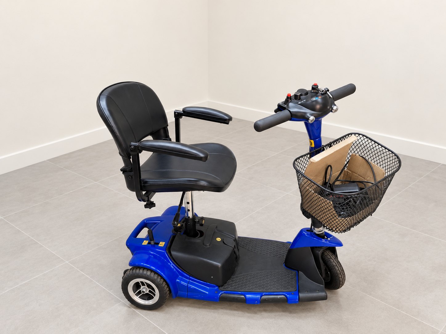 Compact 3‑Wheel Mobility Scooter — Blue, 24V Battery, Charger & Basket Included