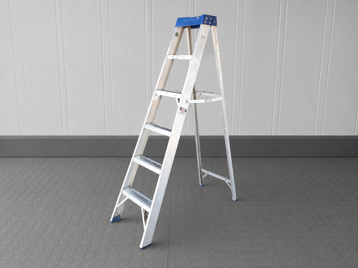 MUNDO Aluminium A-frame Step Ladder — Standing 168 cm, 115 kg duty (Used, Untested)