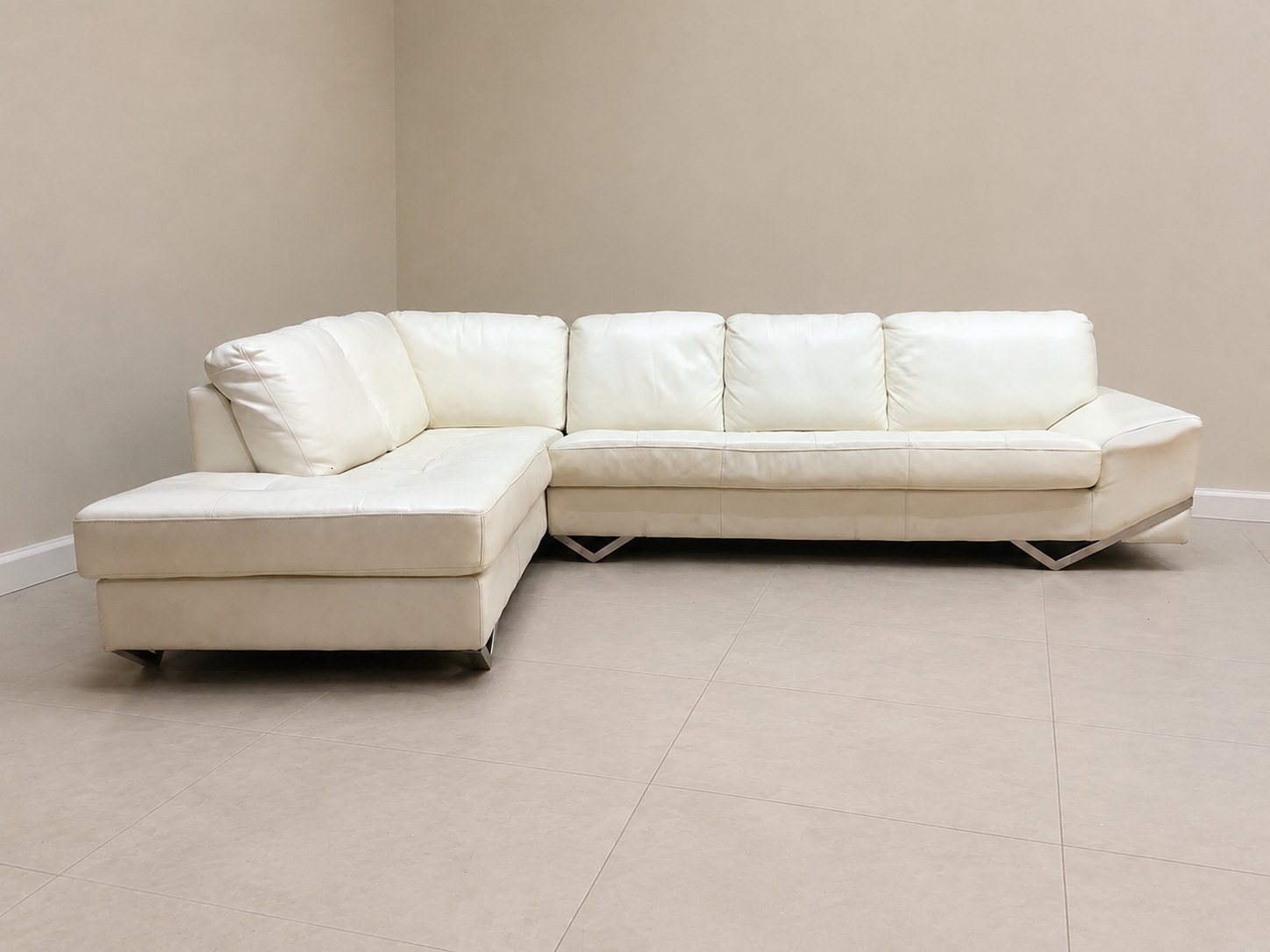 Cream L‑shaped Sectional Sofa with Left Chaise – Bonded leather, Metal Legs, Two‑Piece