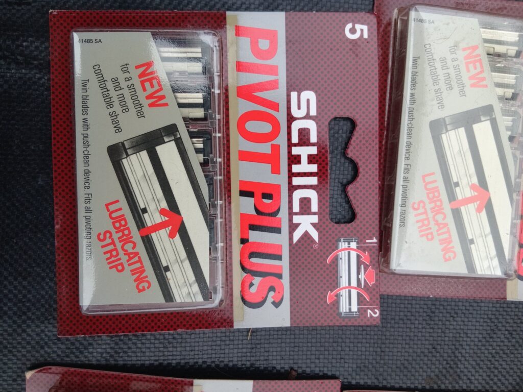 Schick Pivot Plus razor cartridge packs — 16 x 5‑cartridge sealed blister packs